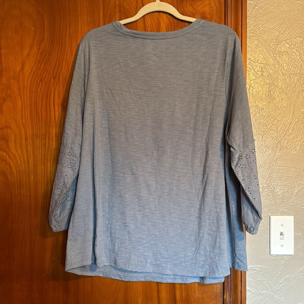 Top - Picture 4 of 5